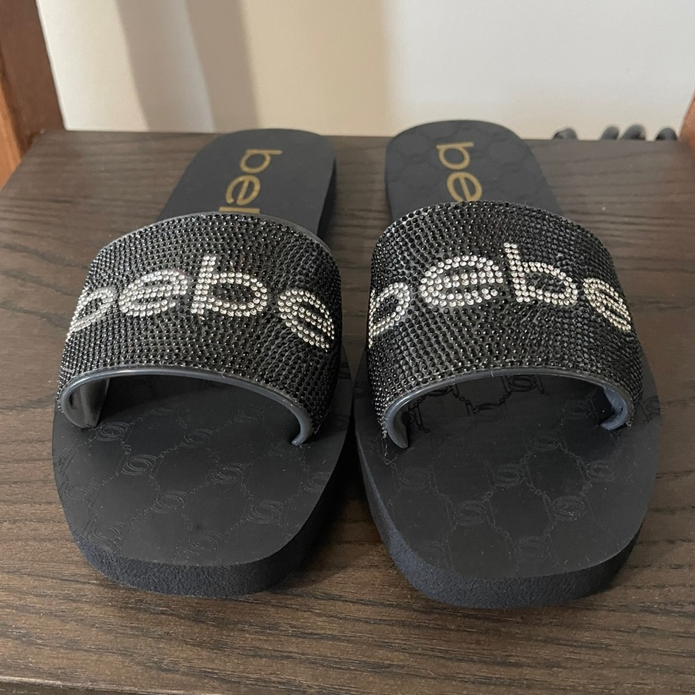 NWOT- Bebe Alivia sequin slipper